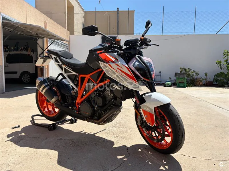 KTM 1290 Super Duke R - Vista 4