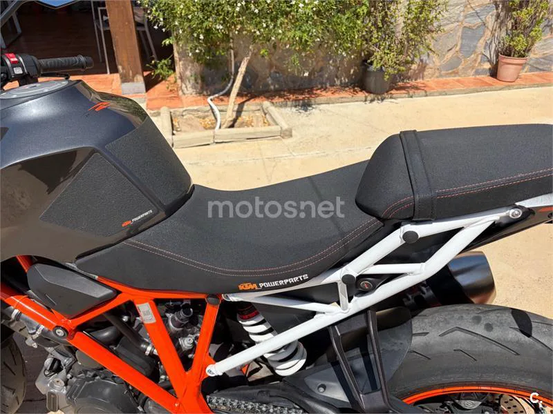 KTM 1290 Super Duke R - Vista 8