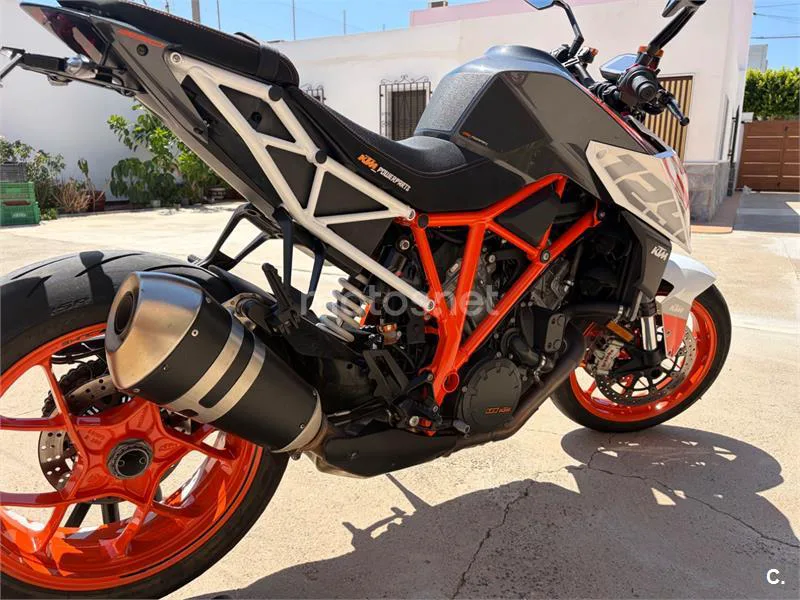 KTM 1290 Super Duke R - Vista 9