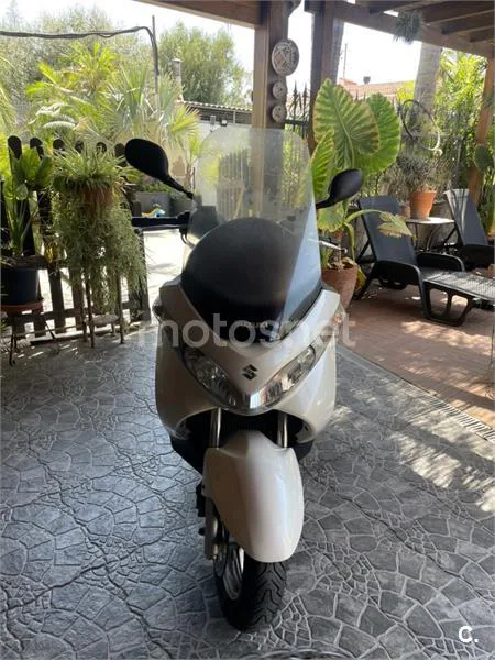 Suzuki Burgman 125 - Vista 3