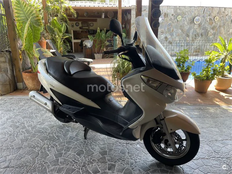 Suzuki Burgman 125 - Vista 4