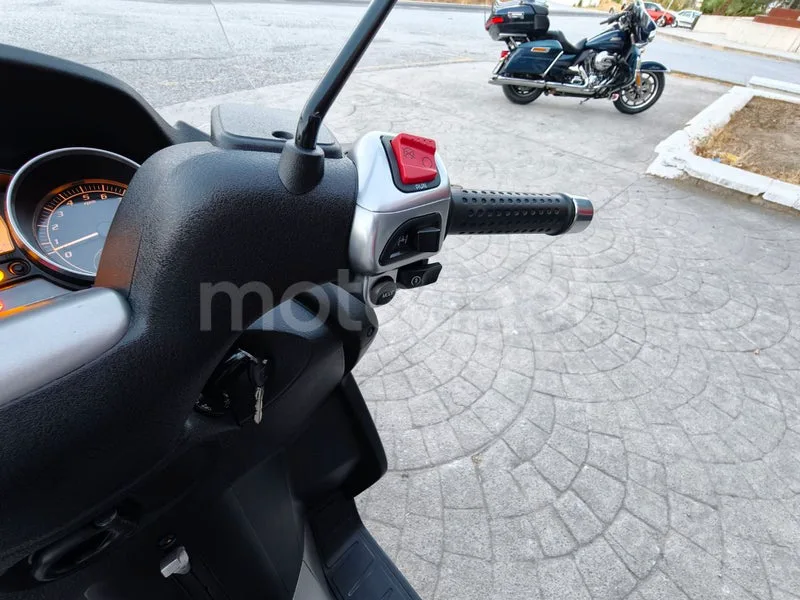 Piaggio MP3 400 - Vista 12