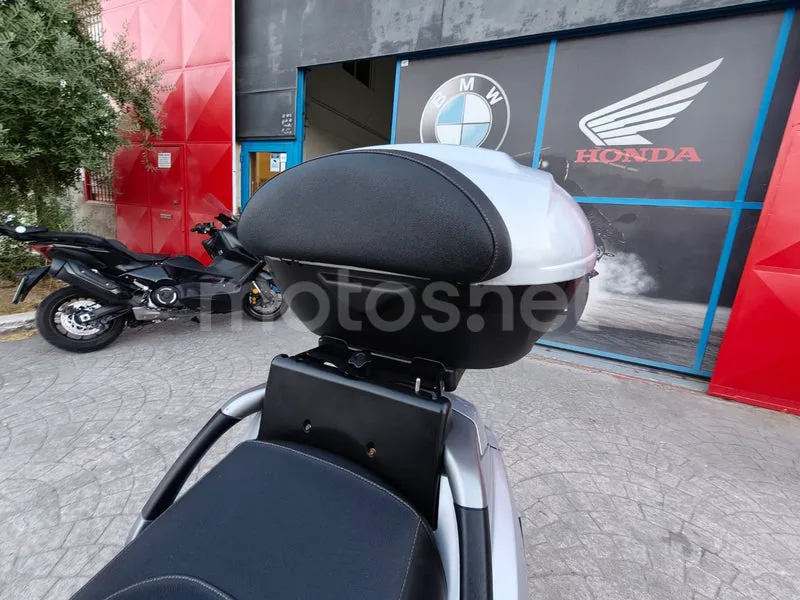 Piaggio MP3 400 - Vista 15