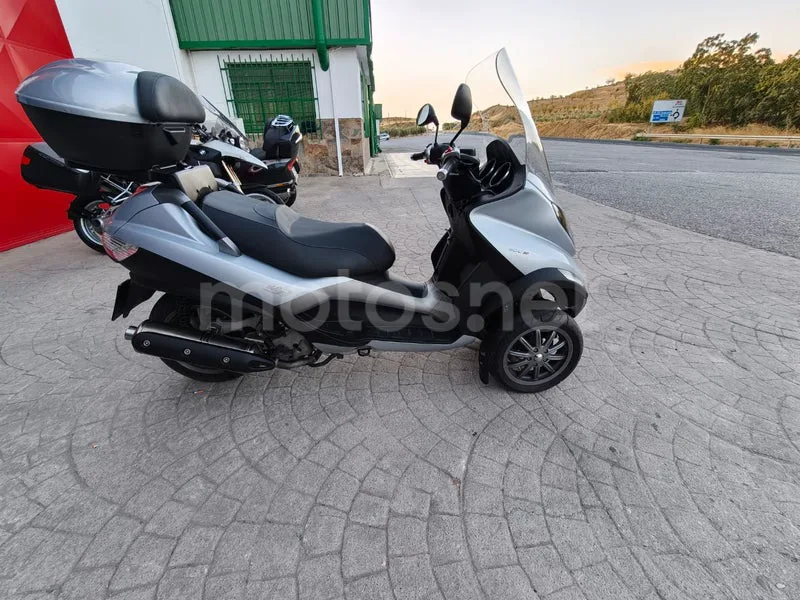 Piaggio MP3 400 - Vista 3
