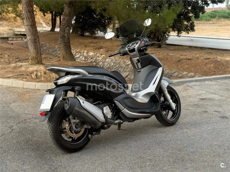 Piaggio Beverly Sport Touring 350 - Vista 11