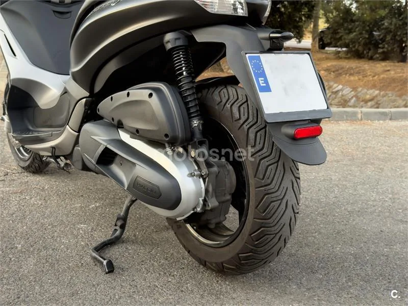 Piaggio Beverly Sport Touring 350 - Vista 18
