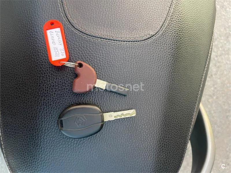 Piaggio Beverly Sport Touring 350 - Vista 19