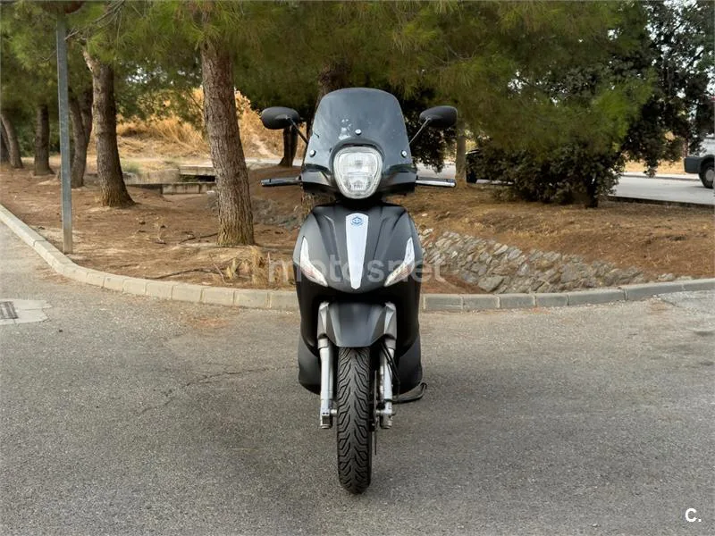 Piaggio Beverly Sport Touring 350 - Vista 4