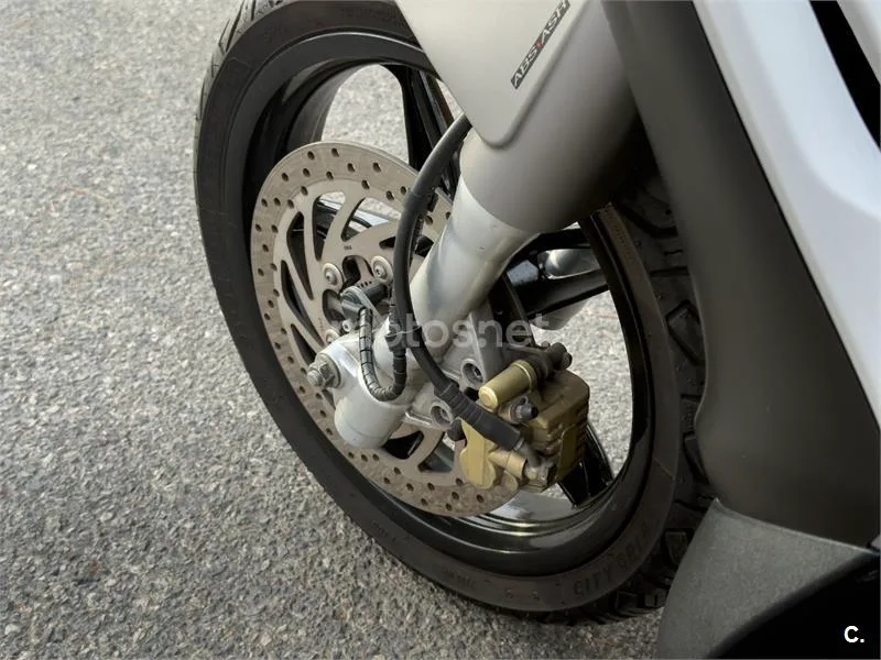 Piaggio Beverly Sport Touring 350 - Vista 5