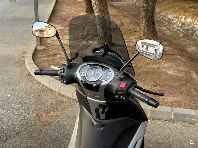 Piaggio Beverly Sport Touring 350 - Vista 9