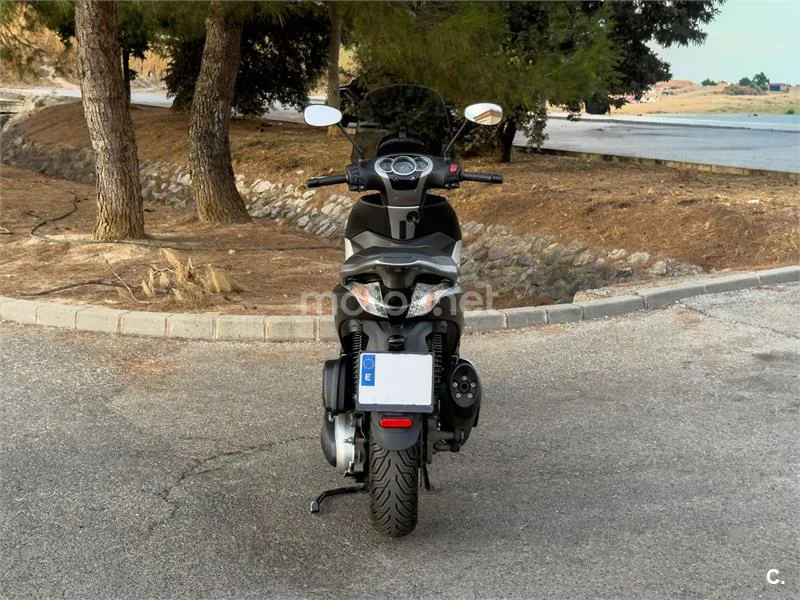 Piaggio Beverly Sport Touring 350 - Vista 10