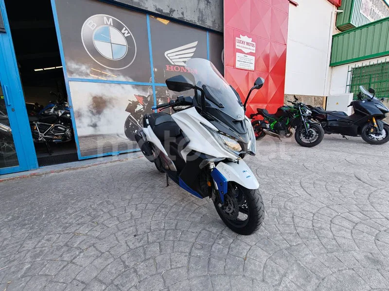 Kymco AK 550 5000 € 2017 Granada - 1
