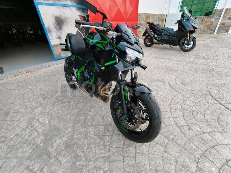 Kawasaki Z650 - Vista 11