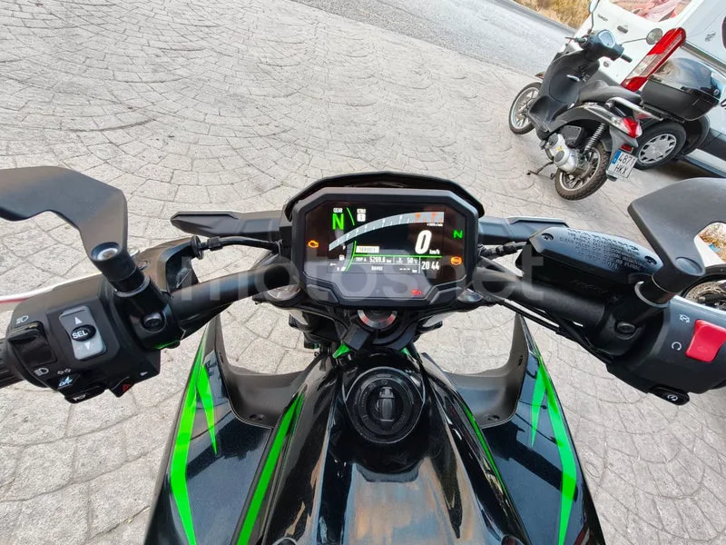 Kawasaki Z650 - Vista 14