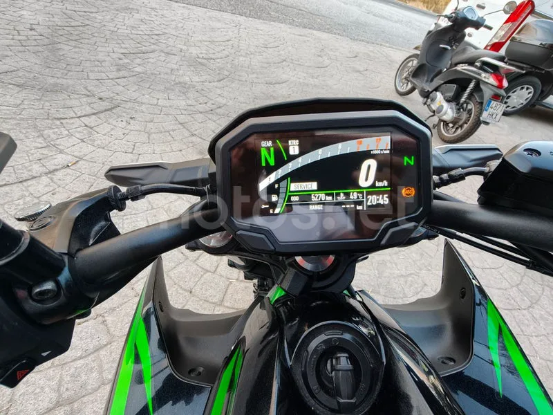 Kawasaki Z650 - Vista 15