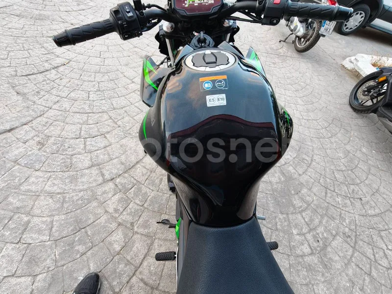 Kawasaki Z650 - Vista 16