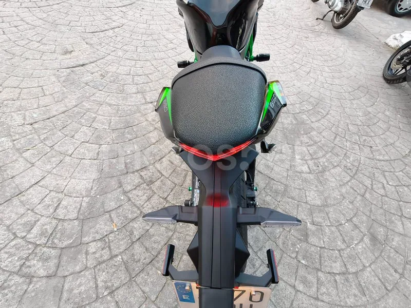 Kawasaki Z650 - Vista 17