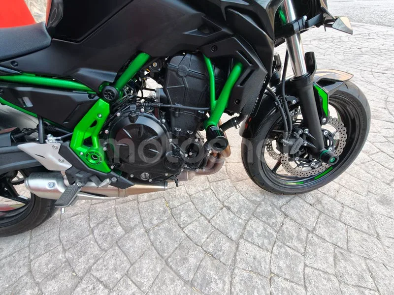 Kawasaki Z650 - Vista 19