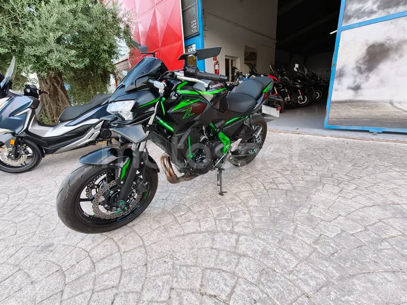 Kawasaki Z650 - Vista 6