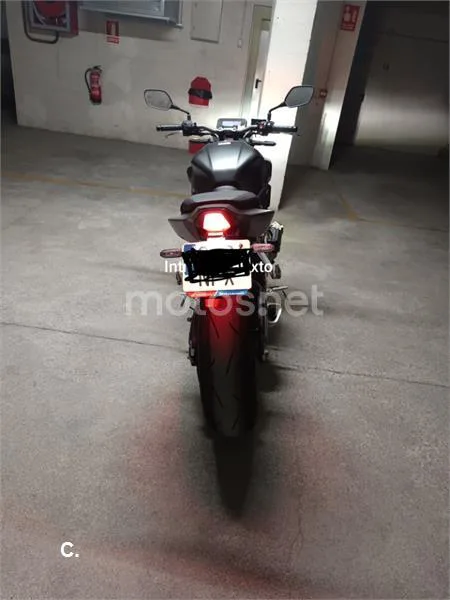 Honda CB650R - Vista 4