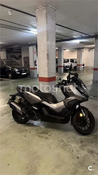 Honda ADV350 - Vista 5