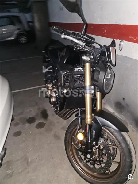 Honda CB650R - Vista 4
