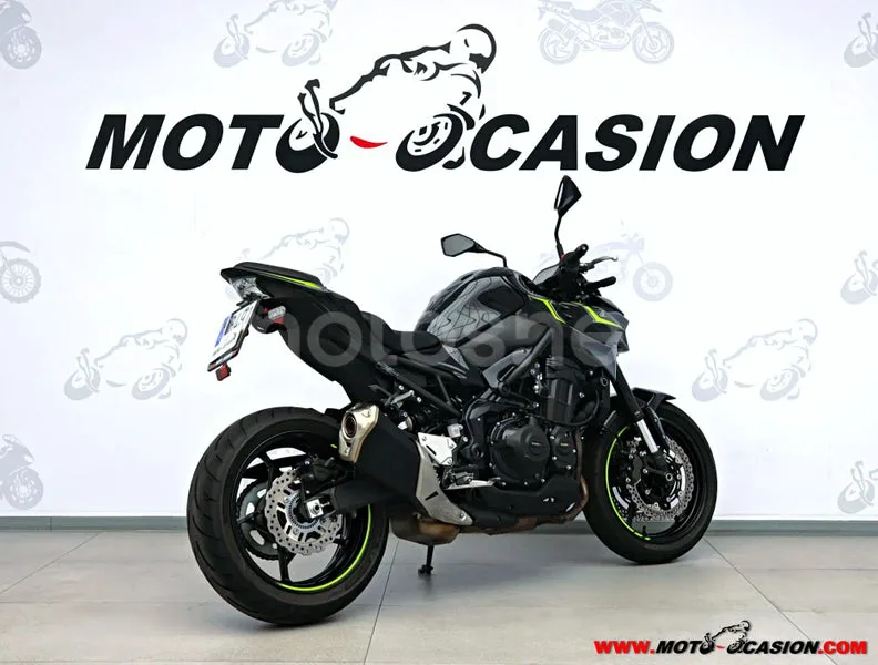 Kawasaki Z900 - Vista 3