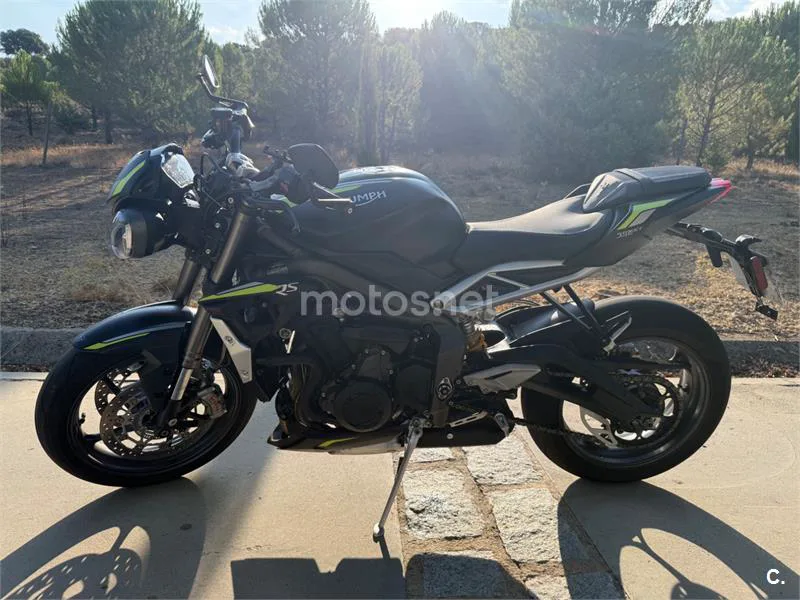 Triumph Street Triple 765 8500 € 2022 Madrid - 1