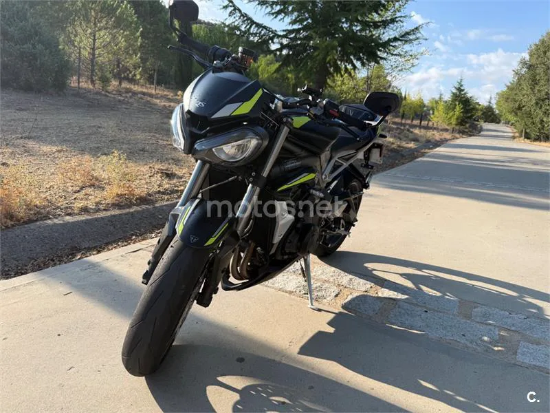 Triumph Street Triple 765 8500 € 2022 Madrid - 2