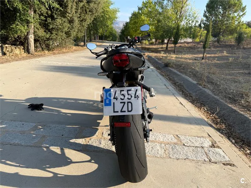 Triumph Street Triple 765 - Vista 3