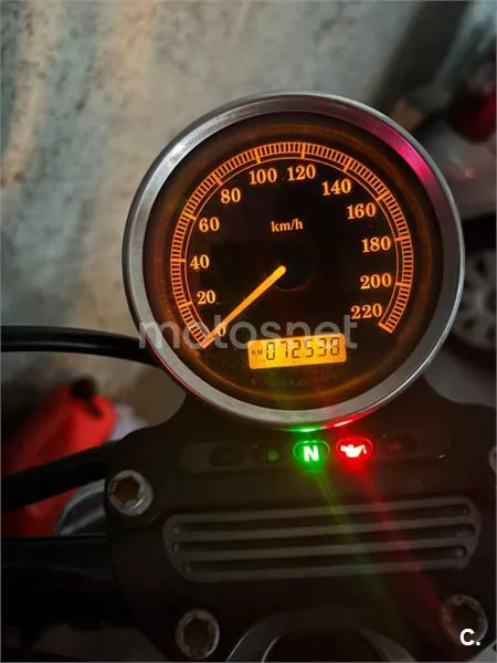 Harley-Davidson Sportster 883 - Vista 6