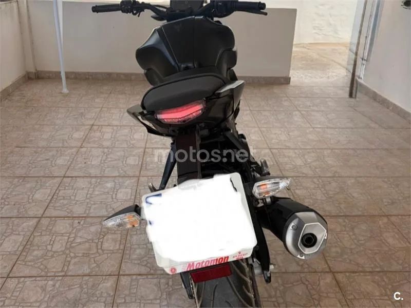Yamaha MT-125 - Vista 4