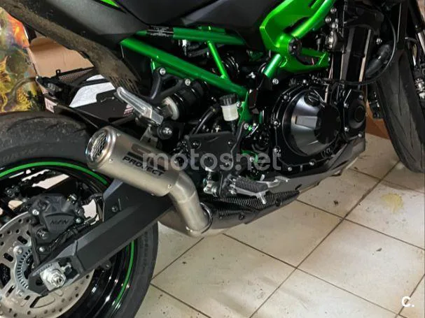 Kawasaki Z900 - Vista 6