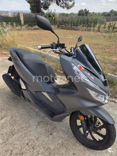 Honda PCX125 - Vista 8