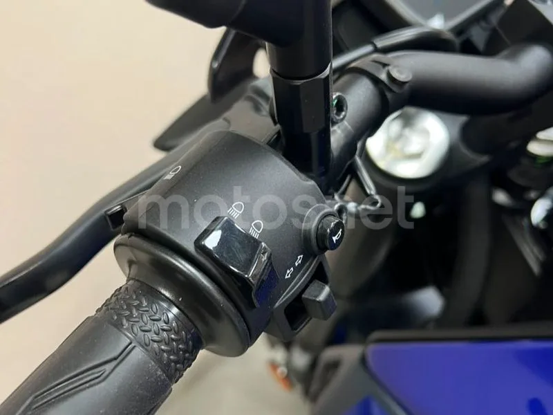 Yamaha MT-125 - Vista 19