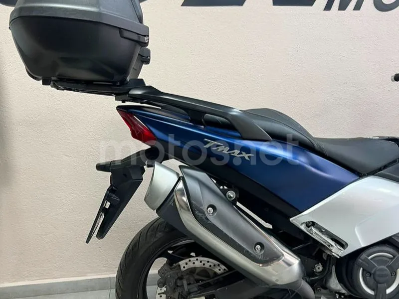 Yamaha TMAX - Vista 3