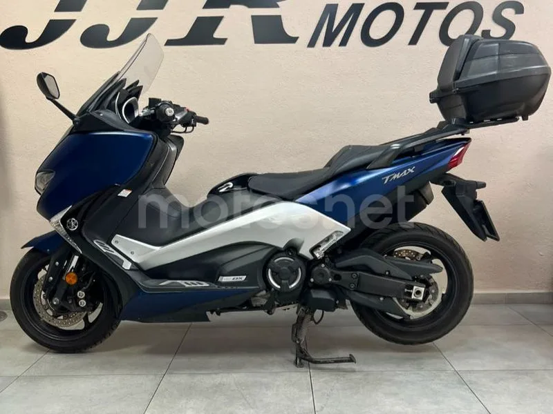 Yamaha TMAX - Vista 10