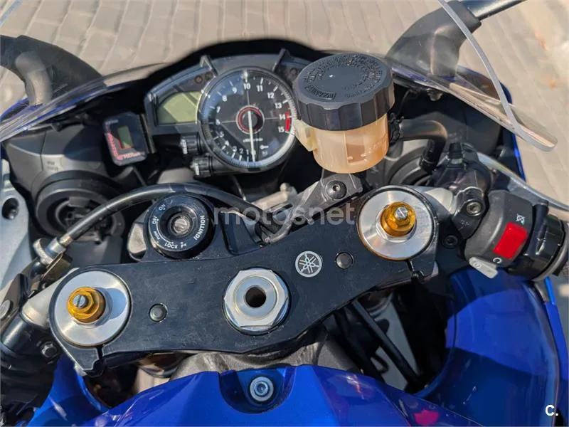 Yamaha YZF-R1 - Vista 11