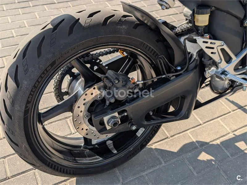 Yamaha YZF-R1 - Vista 17