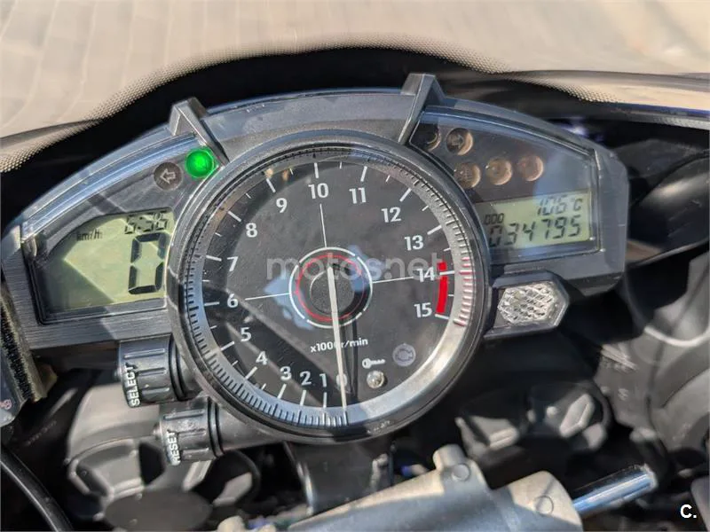 Yamaha YZF-R1 - Vista 20