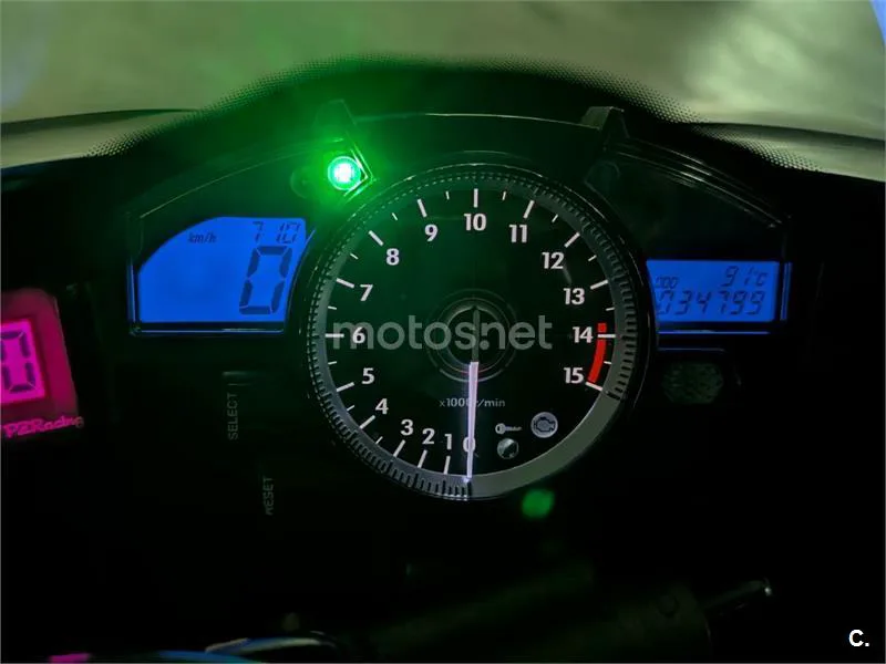 Yamaha YZF-R1 - Vista 21