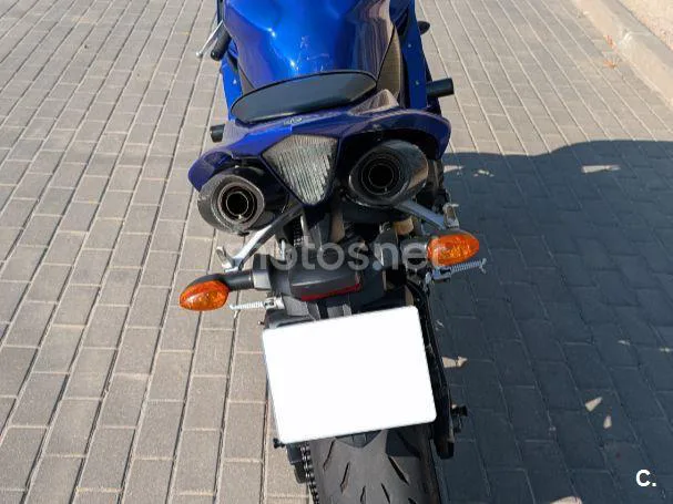 Yamaha YZF-R1 - Vista 4