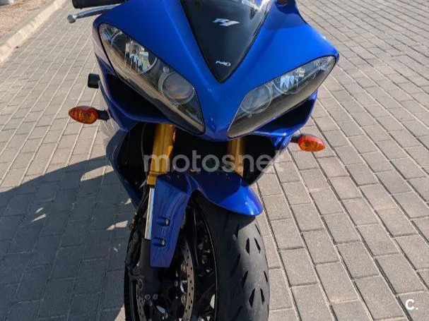 Yamaha YZF-R1 - Vista 8
