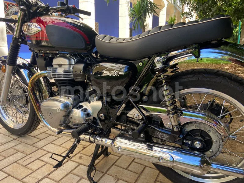 Kawasaki W800 - Vista 26