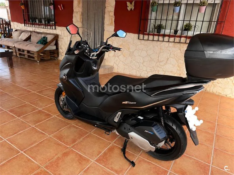 QJ Motor MTX 125 - Vista 3