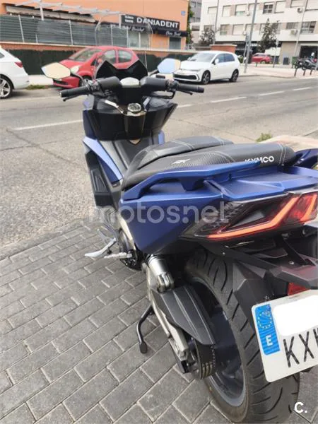 Kymco AK 550 - Vista 3