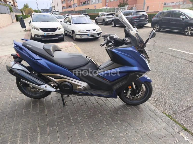 Kymco AK 550 - Vista 4
