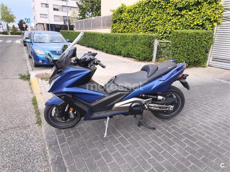 Kymco AK 550 - Vista 5