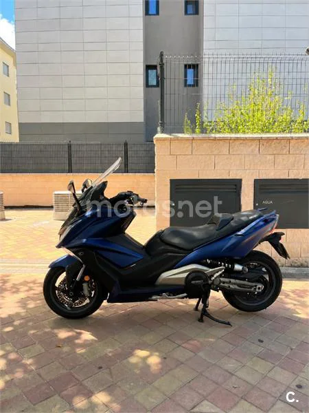Kymco AK 550 - Vista 8