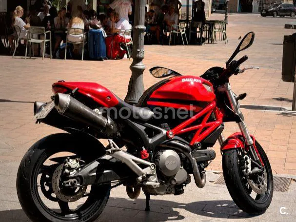 Ducati Monster 696 2600 € 2009 Valencia - 1